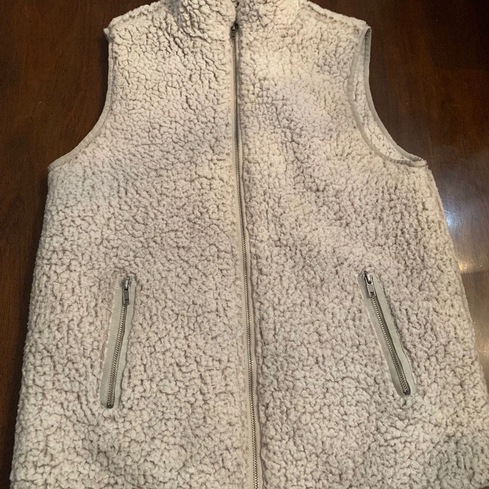 Sherpa zip up vest